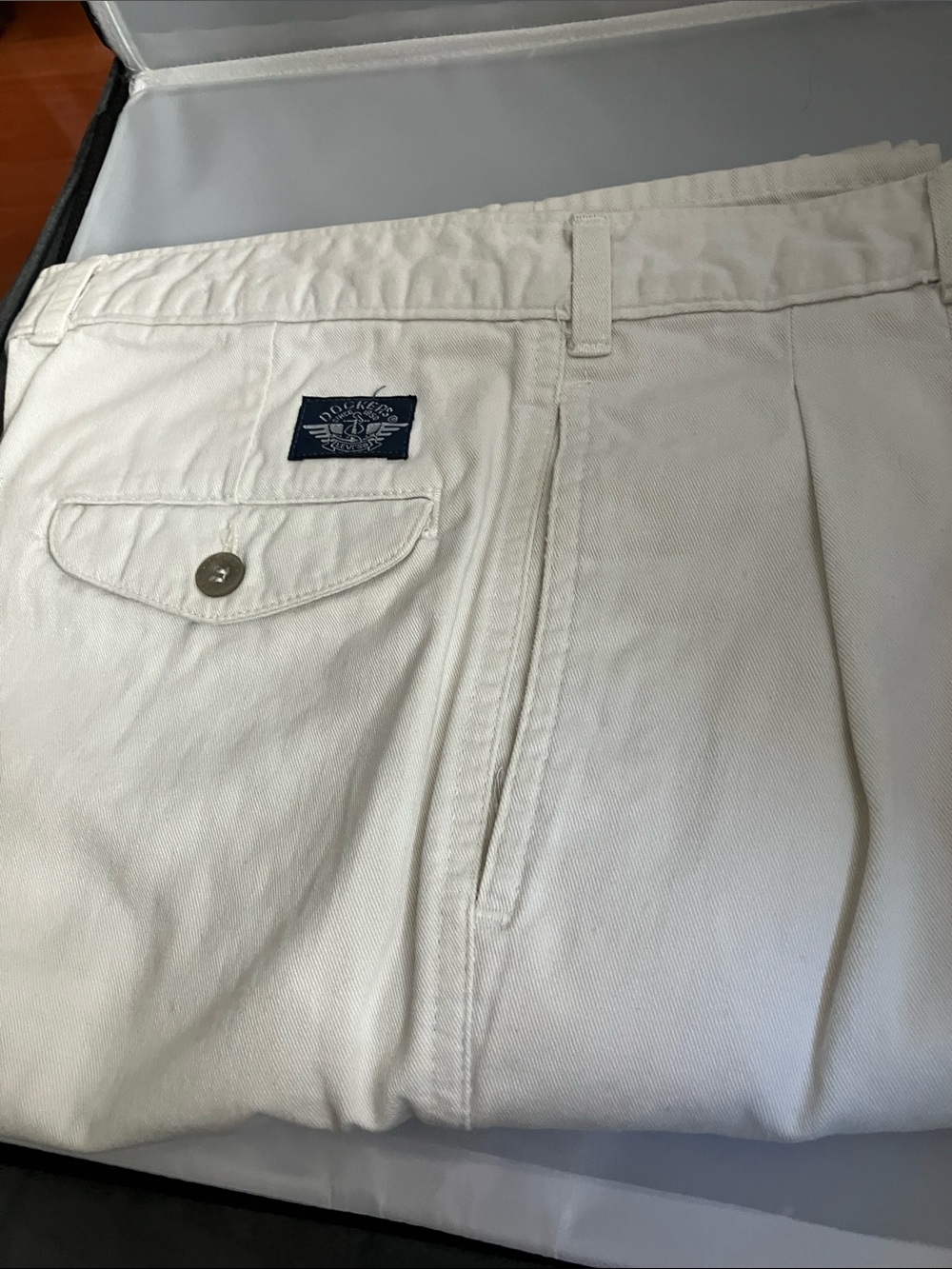 Dockers Men's Cream Pleated Chinos